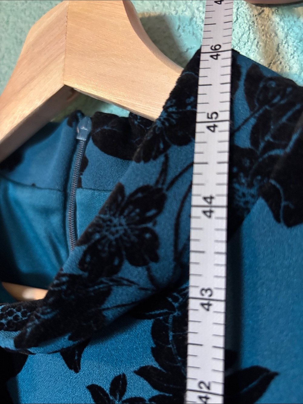 Liz Claiborne Blue Teal Floral Velvet Burnout Tie-Neck Dress Women’s Size 8 - Picture 6 of 7